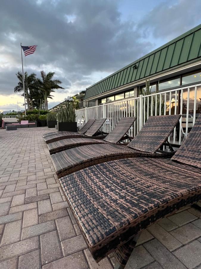 ホテル Marina Vibes - Sarasota South Bradenton エクステリア 写真