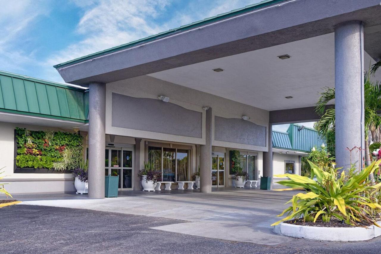 ホテル Marina Vibes - Sarasota South Bradenton エクステリア 写真